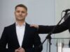 Олександр Третяк, який "знизив" премії для апарату виконкому в березні, після чого їх стало більше на 30 тисяч гривень