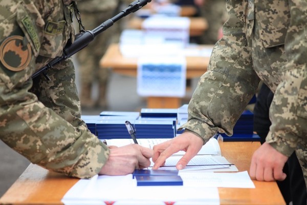 Як у Рівному не залишитися без роботи під час війни - Служба у Збройних силах України за контрактом. Фото ілюстративне