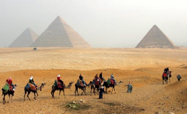 17065049_piramidy_egyptu_large