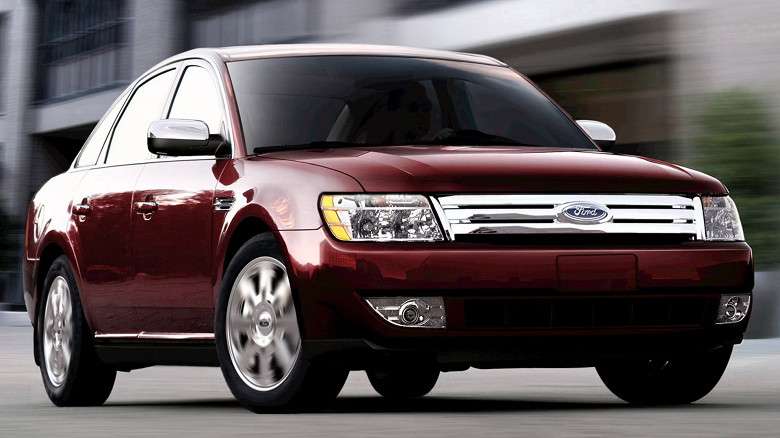 2008-ford-taurus-front-3_4_large