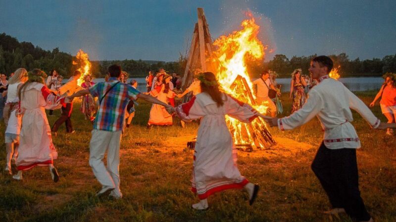 1853651-u-nich-na-ivana-kupala-traditsiyi-ta-zvichayi-naperedodni-svyata