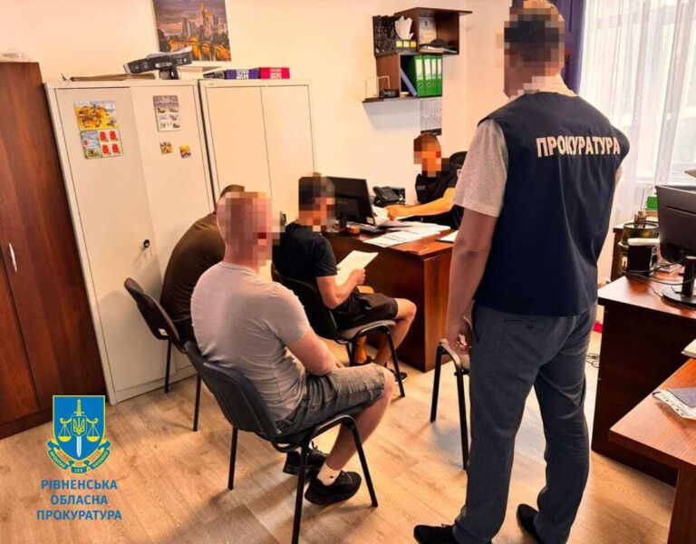 На Рівненщині знищили дерев на 1 млн грн: підозрюють майстра лісу та його спільників 1