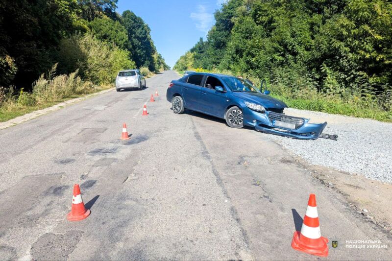 Мотоцикліст-підліток та пасажир зазнали травм у ДТП на Рівненщині (ФОТО) 4