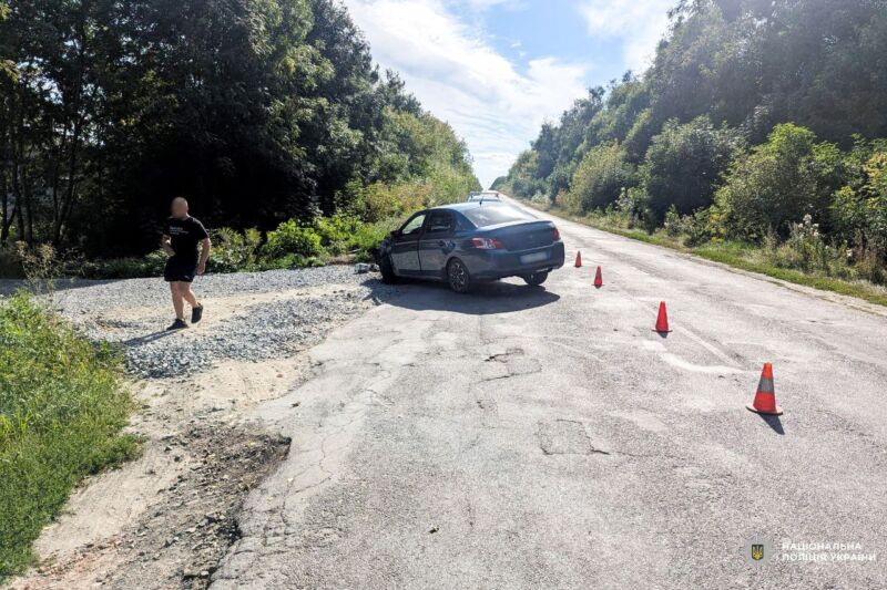 Мотоцикліст-підліток та пасажир зазнали травм у ДТП на Рівненщині (ФОТО) 1