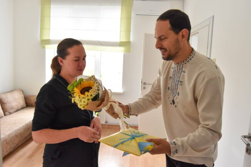 Малюків, народжених на День прапора та День Незалежності, привітали у Рівному 1