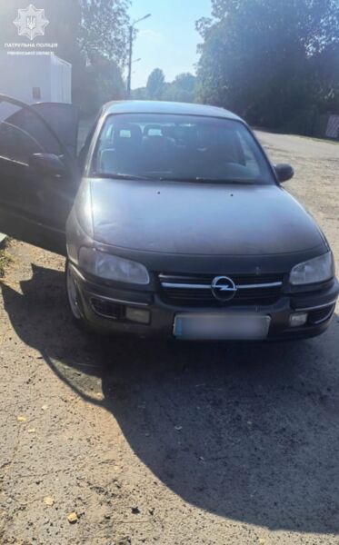 На Рівненщині п'яний тракторист в'їхав в авто та втік (ФОТО) 2