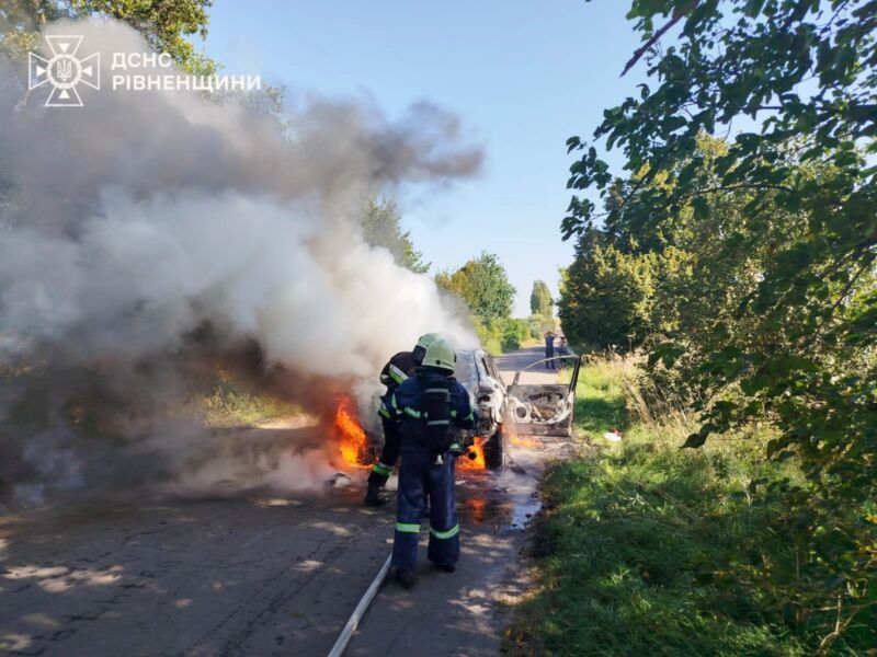 згорів автомобіль згорів автомобіль
