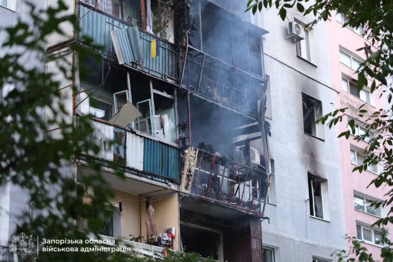 Показали перші наслідки удару рф у Запоріжжі: понад 20 поранених 1