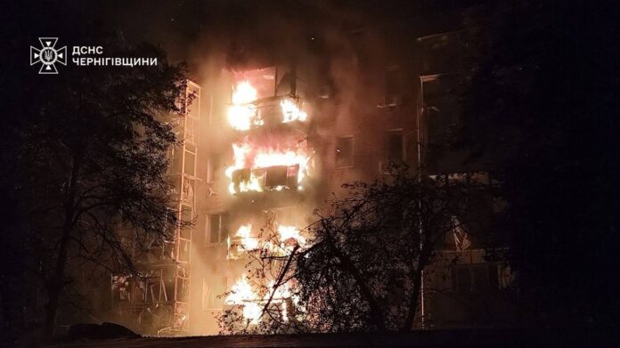 атакує Україну
