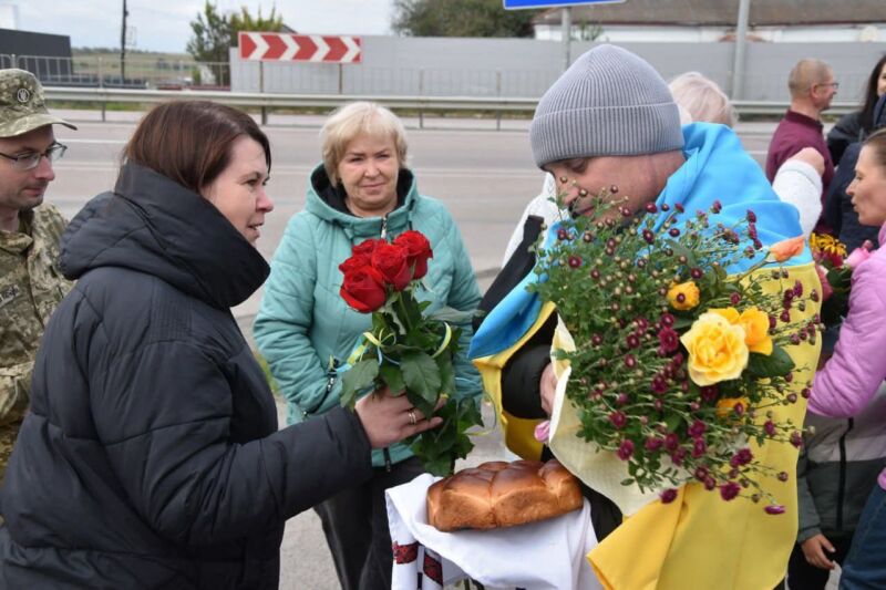 Рівненщина зустріла воїна, що понад три роки перебував у російському полоні 3