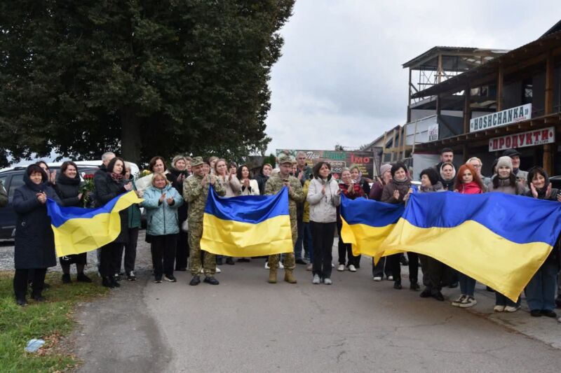 Рівненщина зустріла воїна, що понад три роки перебував у російському полоні 5