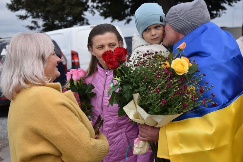 Рівненщина зустріла воїна, що понад три роки перебував у російському полоні 6