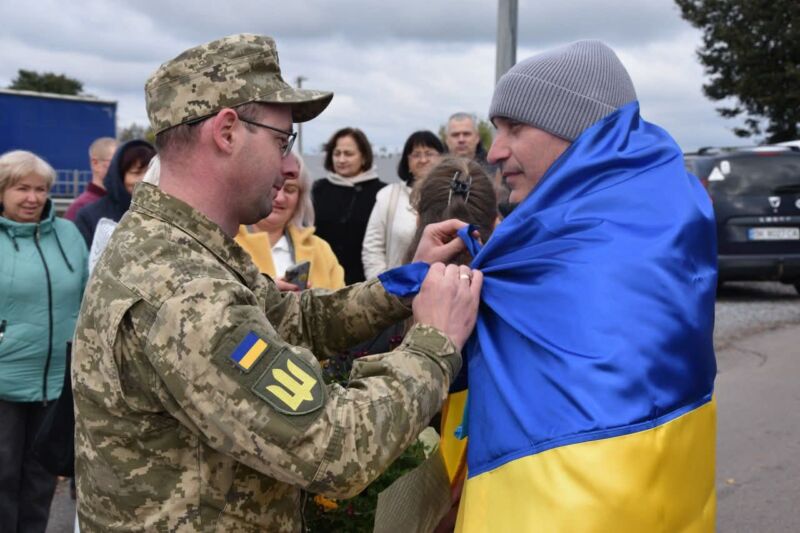 Рівненщина зустріла воїна, що понад три роки перебував у російському полоні 7