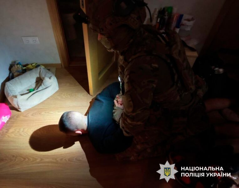 В Україні викрили групу, що збувала новий небезпечний наркотик (ФОТО) 4