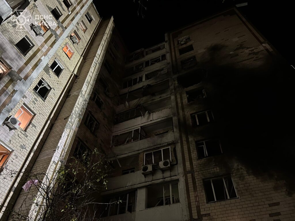 росіяни другу ніч поспіль атакували Київ: є жертви і постраждалі (ФОТО) 1