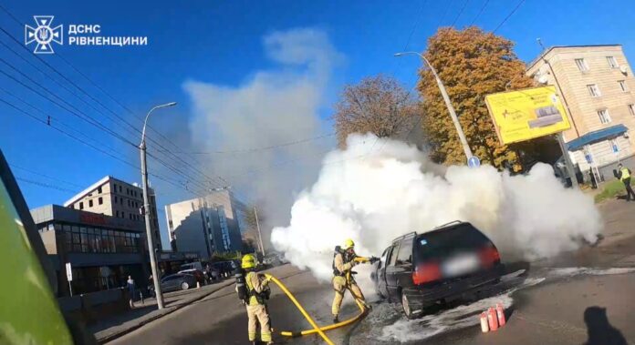 горів автомобіль