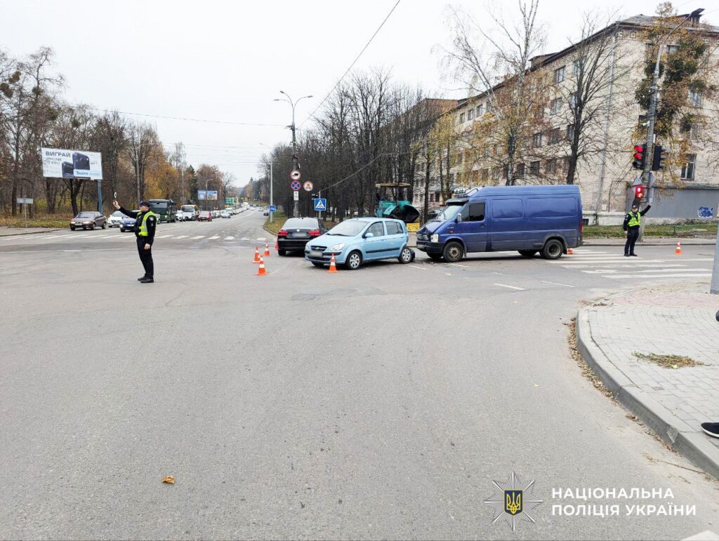 Потрійна ДТП сталася у Рівному: є постраждала (ФОТО) 2