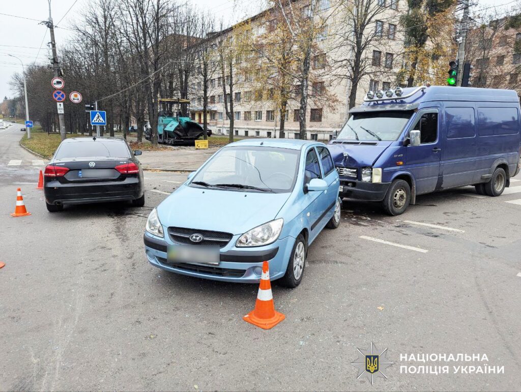 Потрійна ДТП сталася у Рівному: є постраждала (ФОТО) 1
