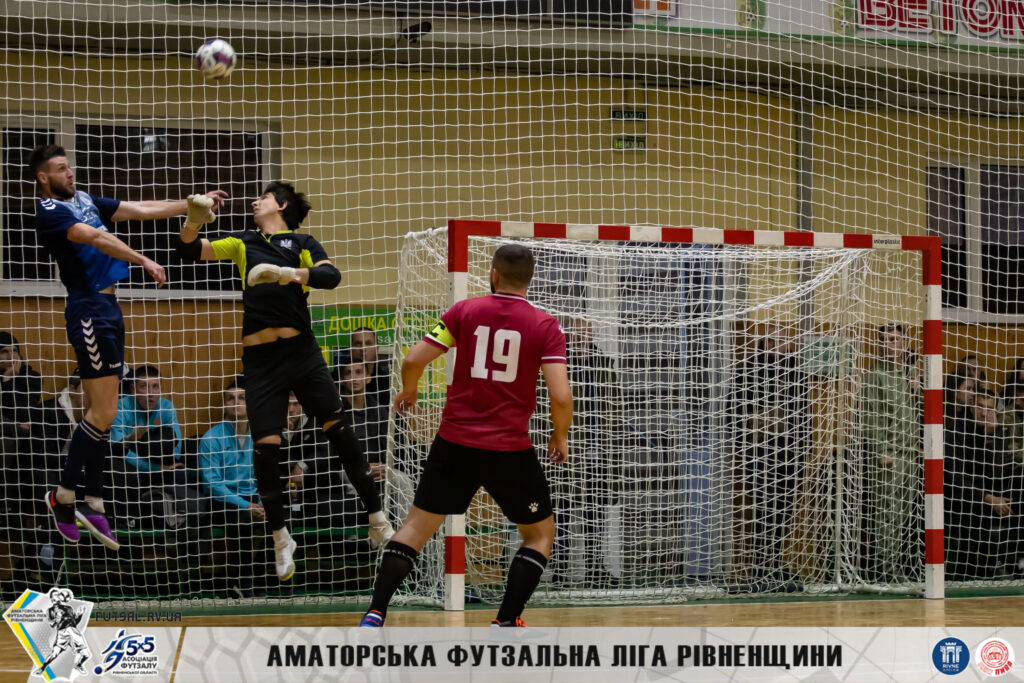 Сенсації та гольова феєрія 2 туру Аматорської футзальної ліги Рівненщини (ФОТО/ВІДЕО) 5