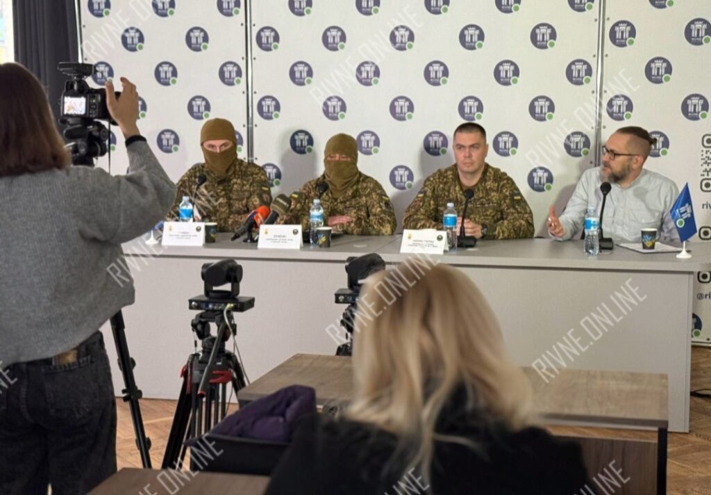 У пресцентрі Рівне Онлайн презентували підрозділ безпілотників Нацгвардії «Чорний Крук» 3