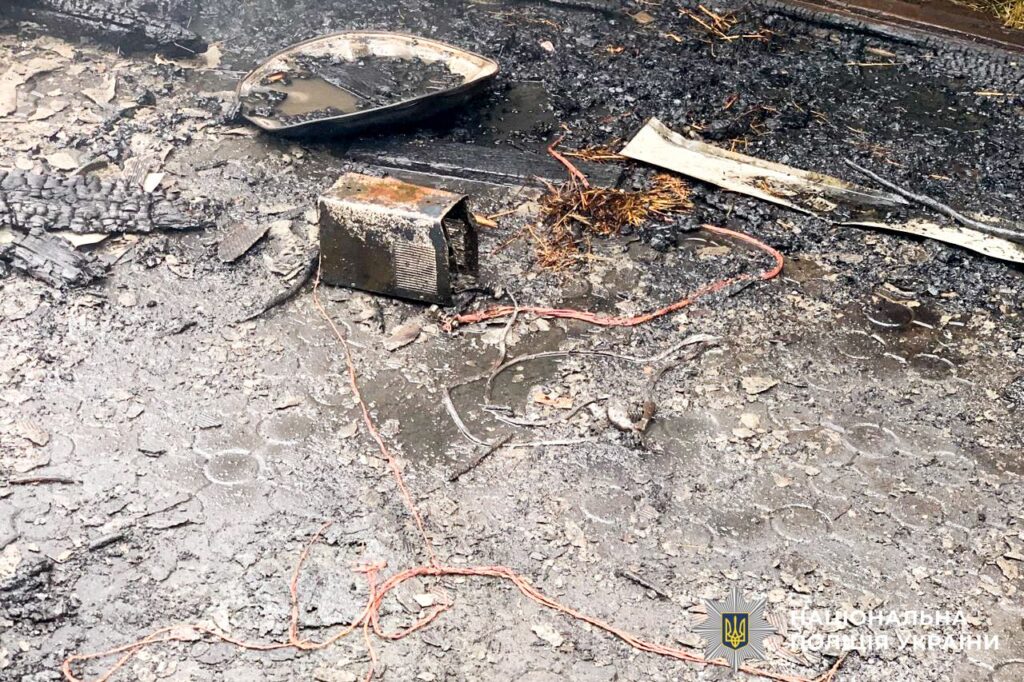 Вибух та пожежа на Рівненщині: батько й син у критичному стані 3