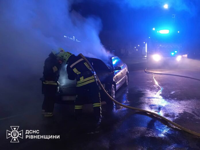 горів автомобіль горів автомобіль