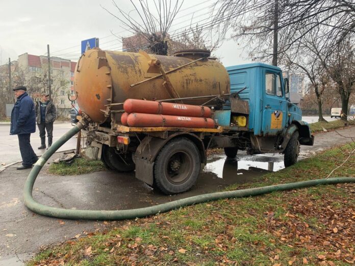 Без води