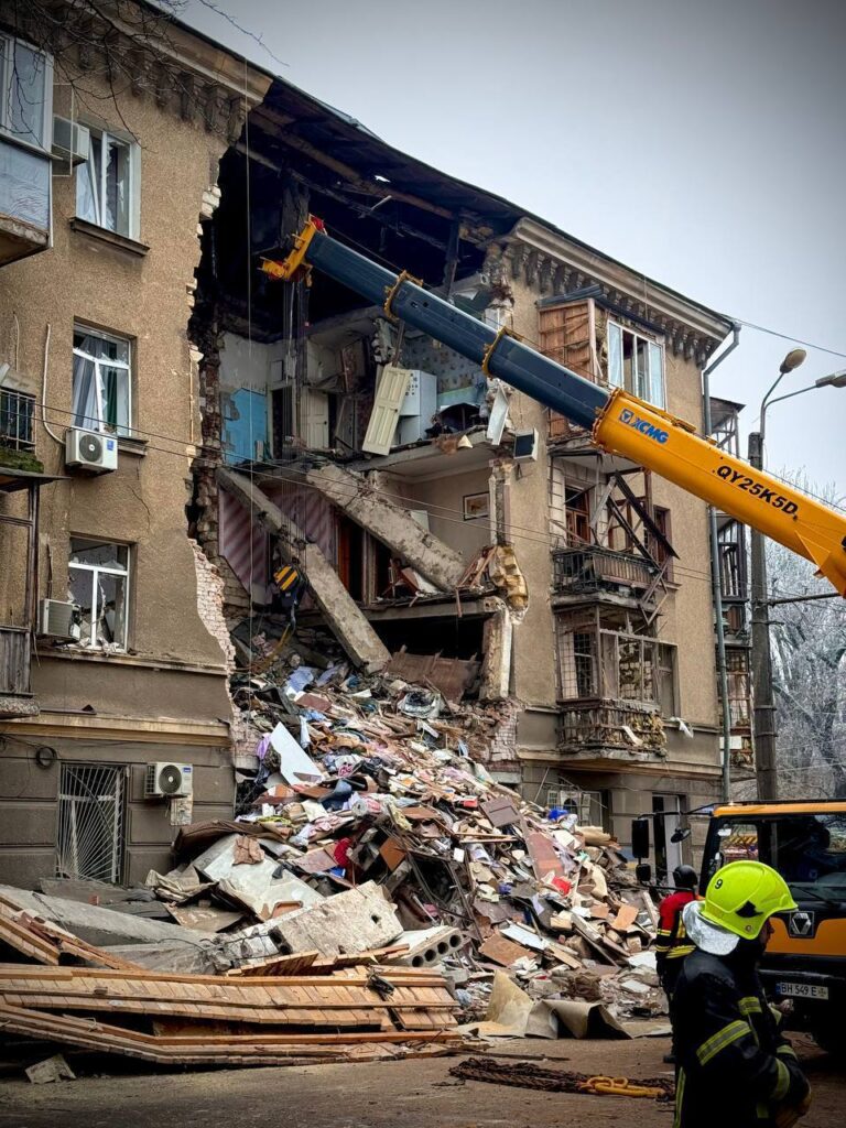 З'явилися фото наслідків атаки рф по Одесі 3