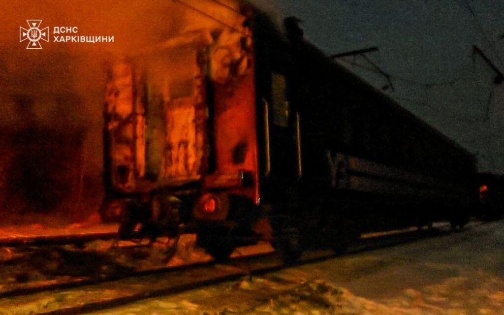 «Шахеди» ударили по пасажирському поїзду із сотнями пасажирів на Харківщині 3