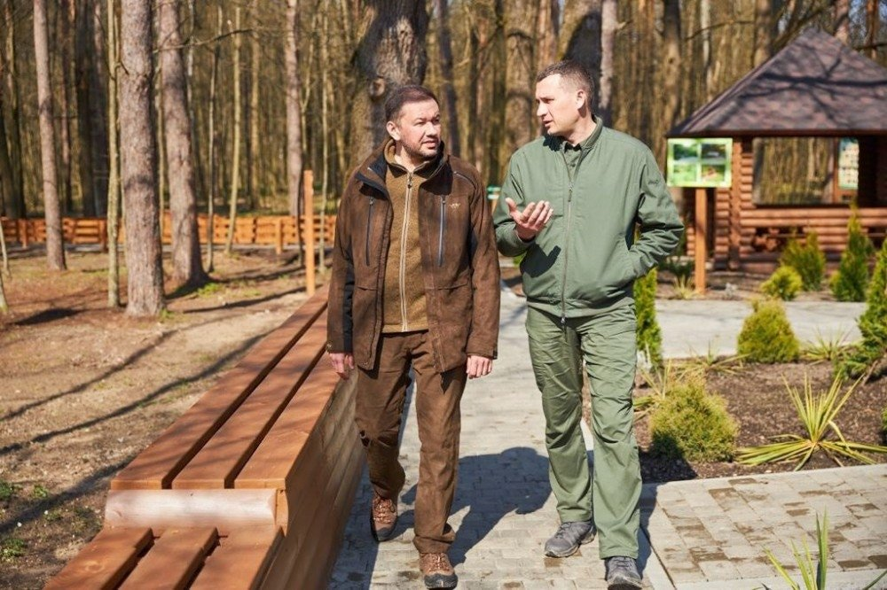Золотий мільярд Болоховця: як «реформа» знищила лісову галузь України 30 Бондаренко та Болоховець (останній ще на чолі Держлісагентства)