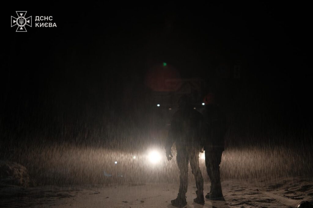 Фото наслідків нічного обстрілу Києва 1