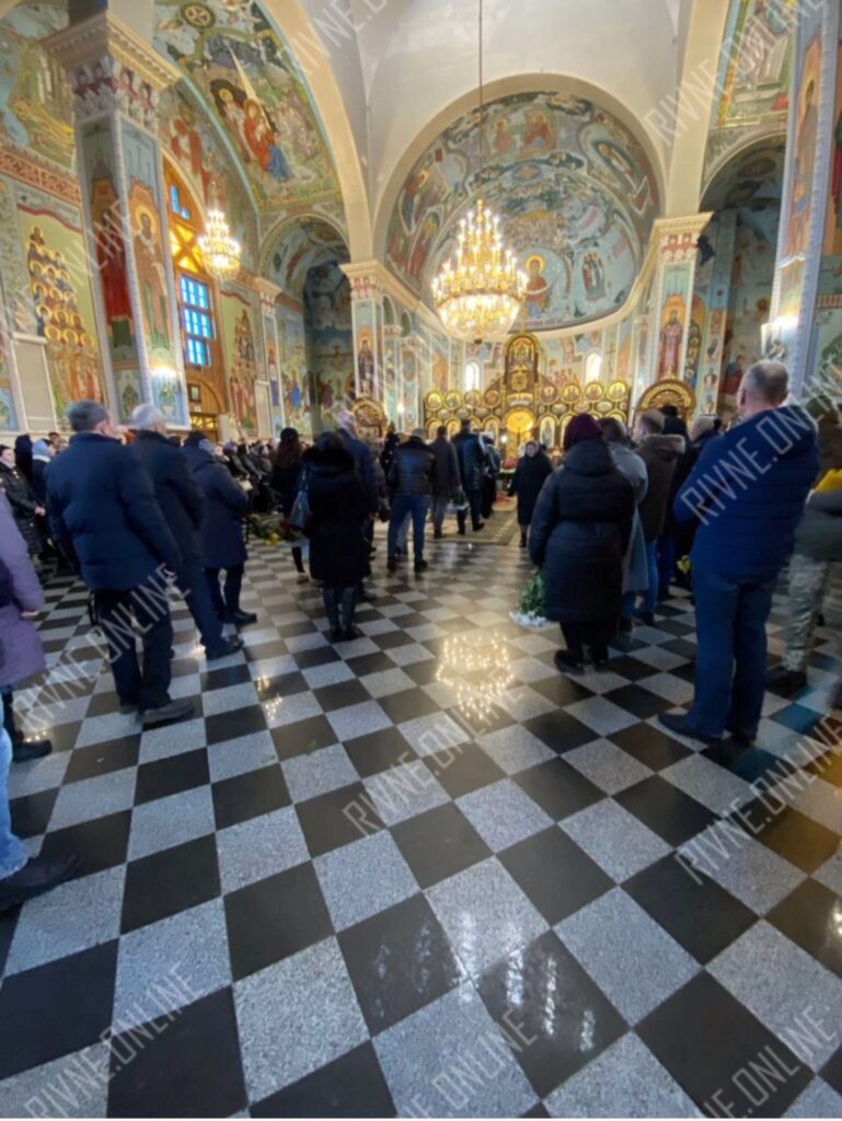 Рівне прощається з депутатом та військовим Олександром Курсиком (ФОТО/ВІДЕО) 3
