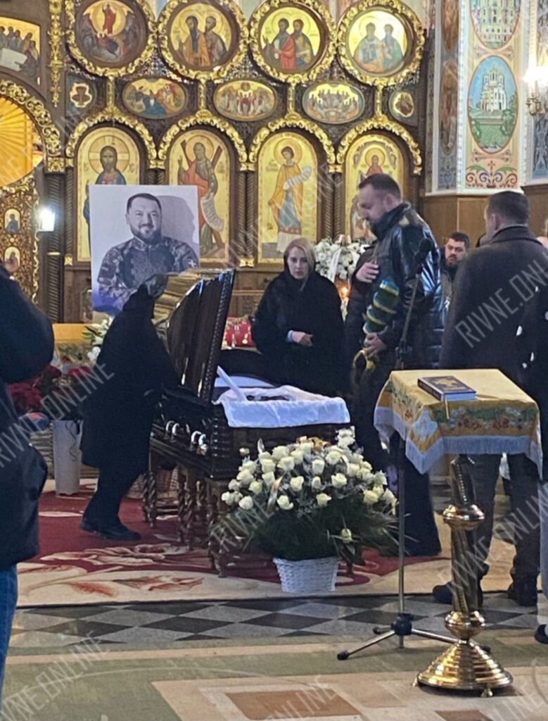 Рівне прощається з депутатом та військовим Олександром Курсиком (ФОТО/ВІДЕО) 4