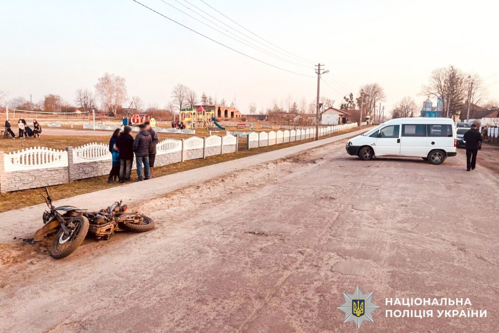Автомобіль Peugeot Expert під час розвороту
