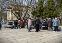 У центрі Рівного більше не роздаватимуть безкоштовні обіди: причина у центрі Рівного більше не роздаватимуть безкоштовні обіди