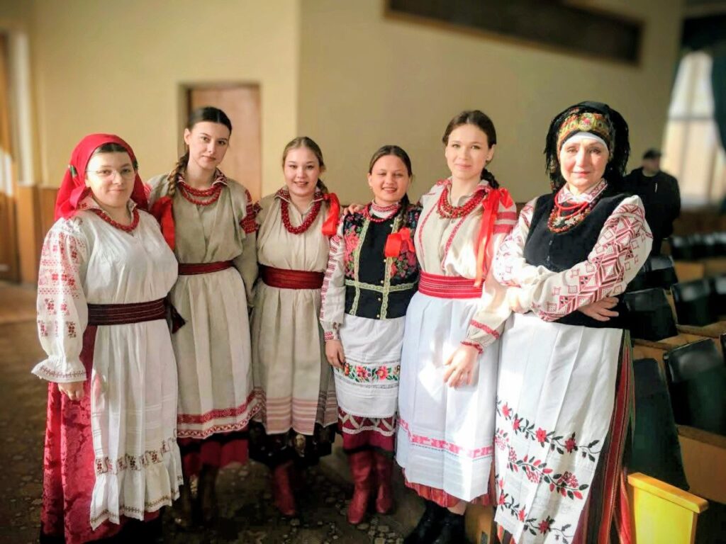 Відомо, хто поїде від Рівненщини на фестиваль «Червона рута» 2
