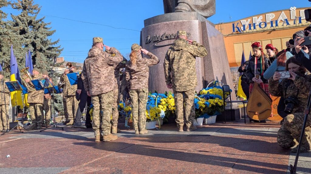 У Рівному відзначили 212-ту річницю від дня народження Тараса Шевченка 3