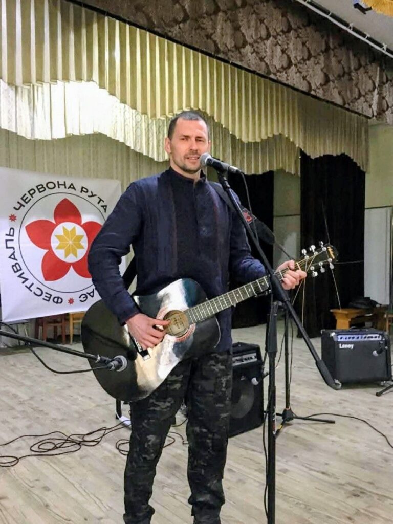 Відомо, хто поїде від Рівненщини на фестиваль «Червона рута» 3