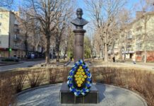Таємниця пам’ятника у центрі Рівного. До чого тут Олександр Курсик? (ВІДЕО)