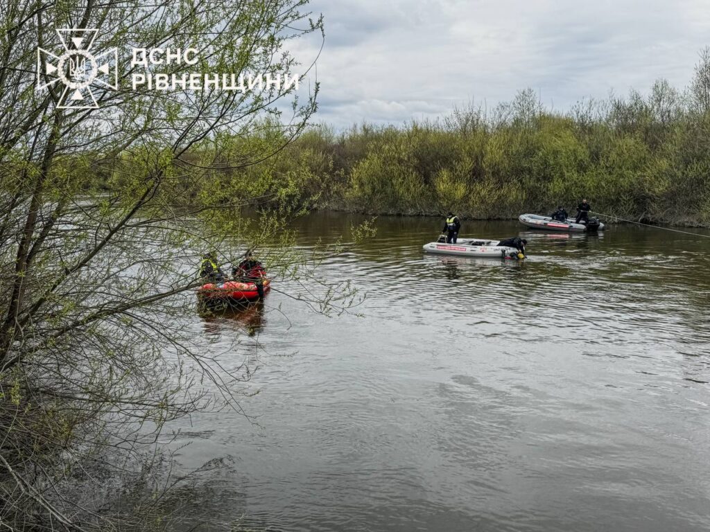 Пошуки дитини на Сарненщині призупинили: результати операції 10 квітня 2 Човни на водоймі під час пошуків