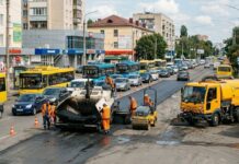 Де у Рівному сьогодні будуть затори: перелік вулиць з дорожніми роботами будуть затори