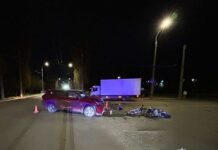 Нічна аварія на Соборній у Рівному: водій у тяжкому стані Нічна аварія на Соборній у Рівному