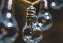 Графік відключень світла у Рівненській області на завтра, 3 квітня