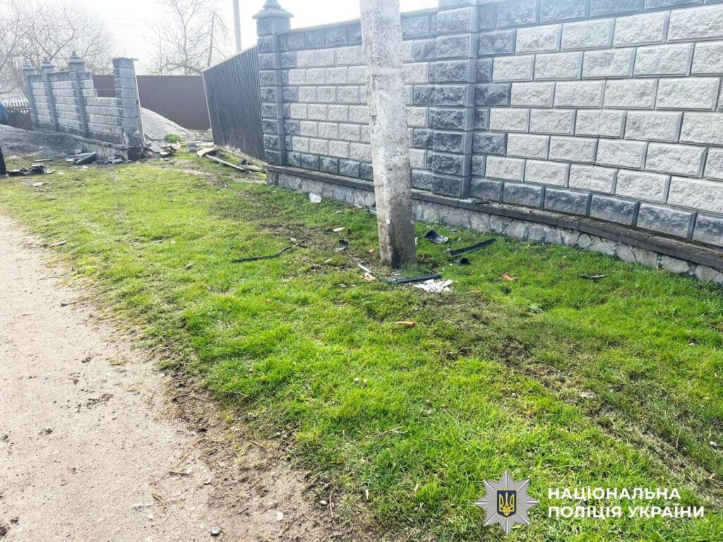 ДТП у Рівненському районі: 22-річна водійка врізалася в електроопору, постраждали сестри 2 Місце зіткнення у Черниці