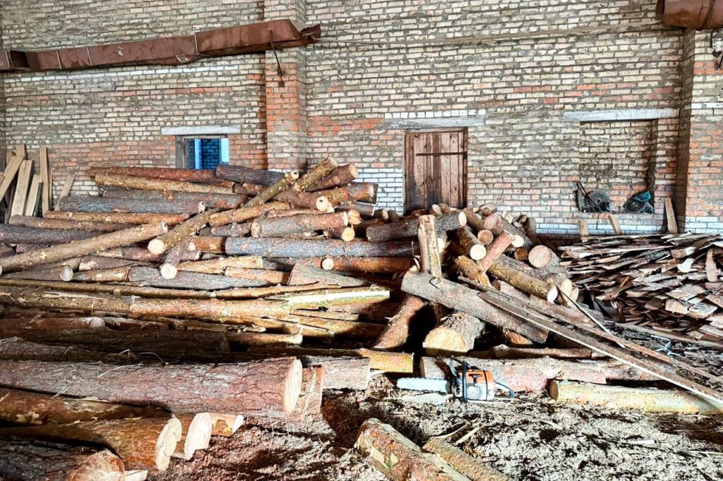Опір та побої: житель Степангорода напав на правоохоронця під час обшуку 1 Незаконна порубка лісу володимиреччина