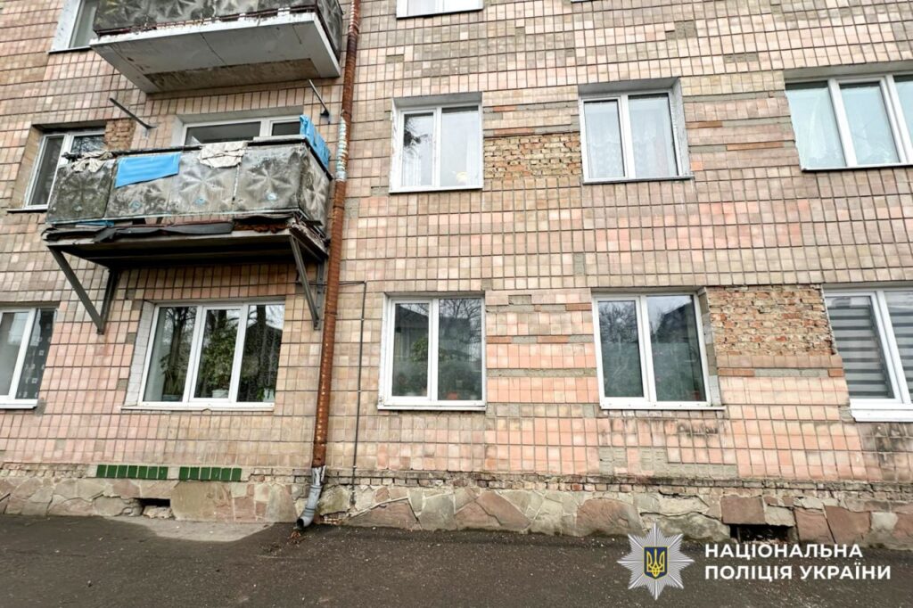 Трагедія у Рівному: 84-річна пенсіонерка випала з вікна під час миття скла 1 Трагедія у Рівному