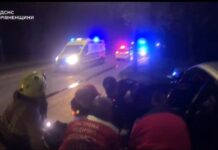 Нічна ДТП у Рівному: рятувальники деблокували жінку з понівеченого авто ДТП у Рівному