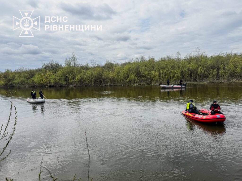 Пошуки дитини на Сарненщині призупинили: результати операції 10 квітня 3 Рятувальники обстежують берег Сарненщини