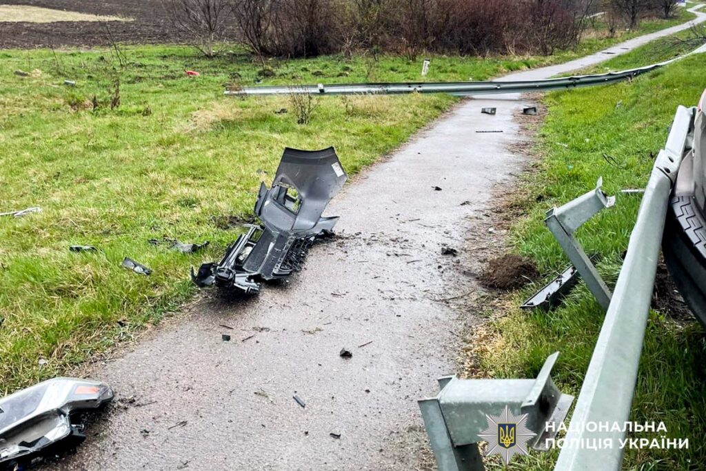 Водій кросовера загинув у дтп на Рівненщині