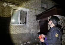 Атаки по регіонах України: росіяни обстріляли житлові будинки, магазини та автівки Атаки по регіонах України